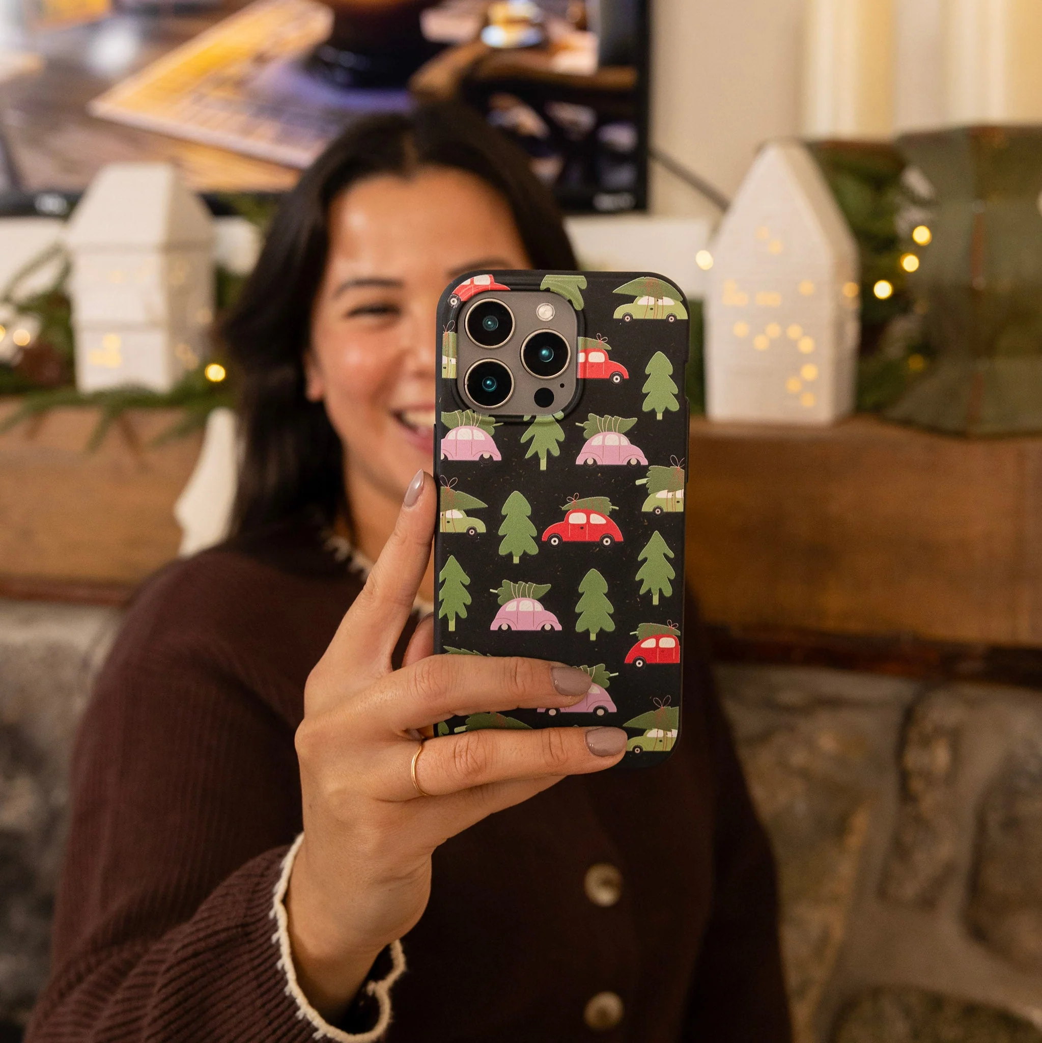 Black Holiday Caravan iPhone 15 Pro Case - Image 2
