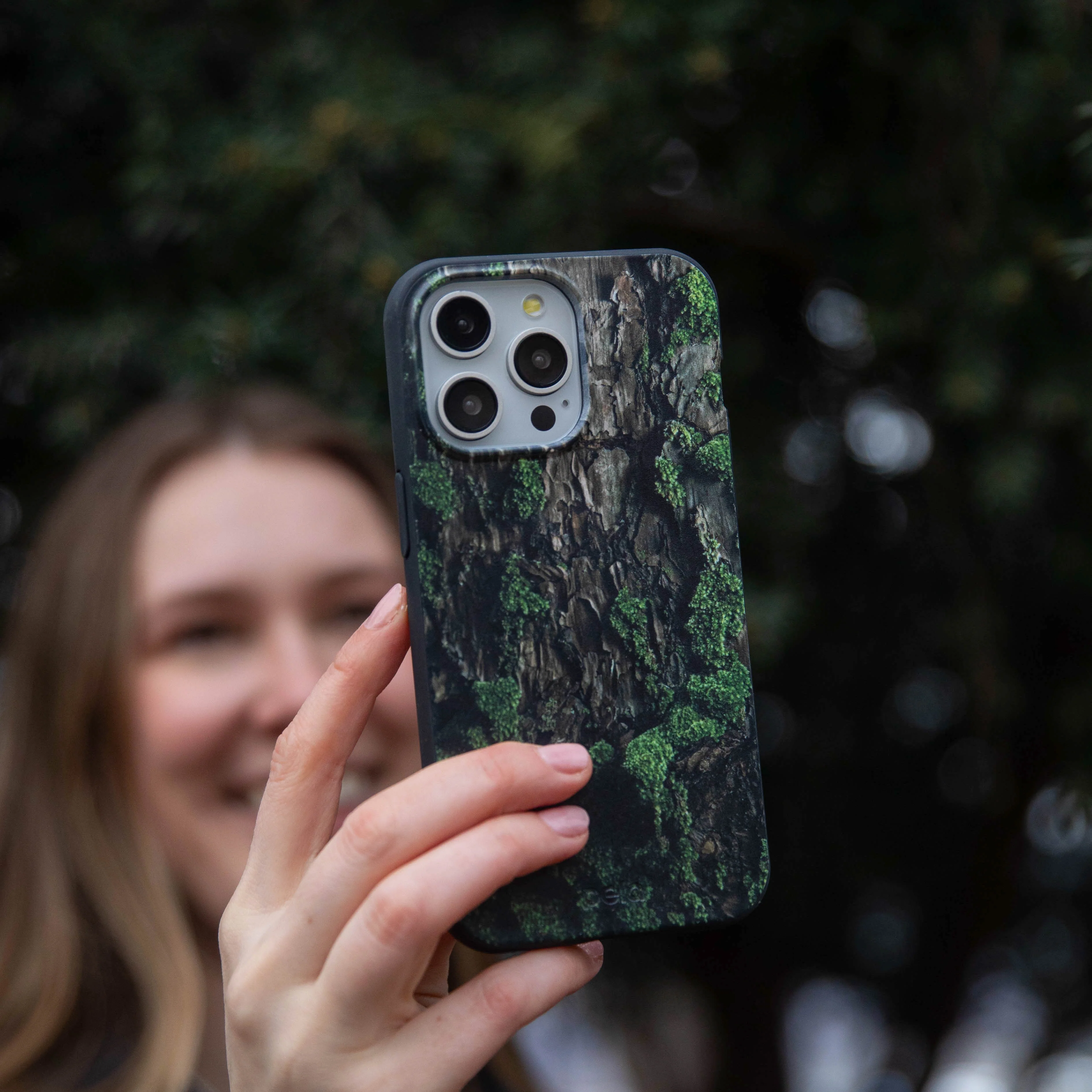 Black Tree Bark Samsung Galaxy S22 Case - Image 6