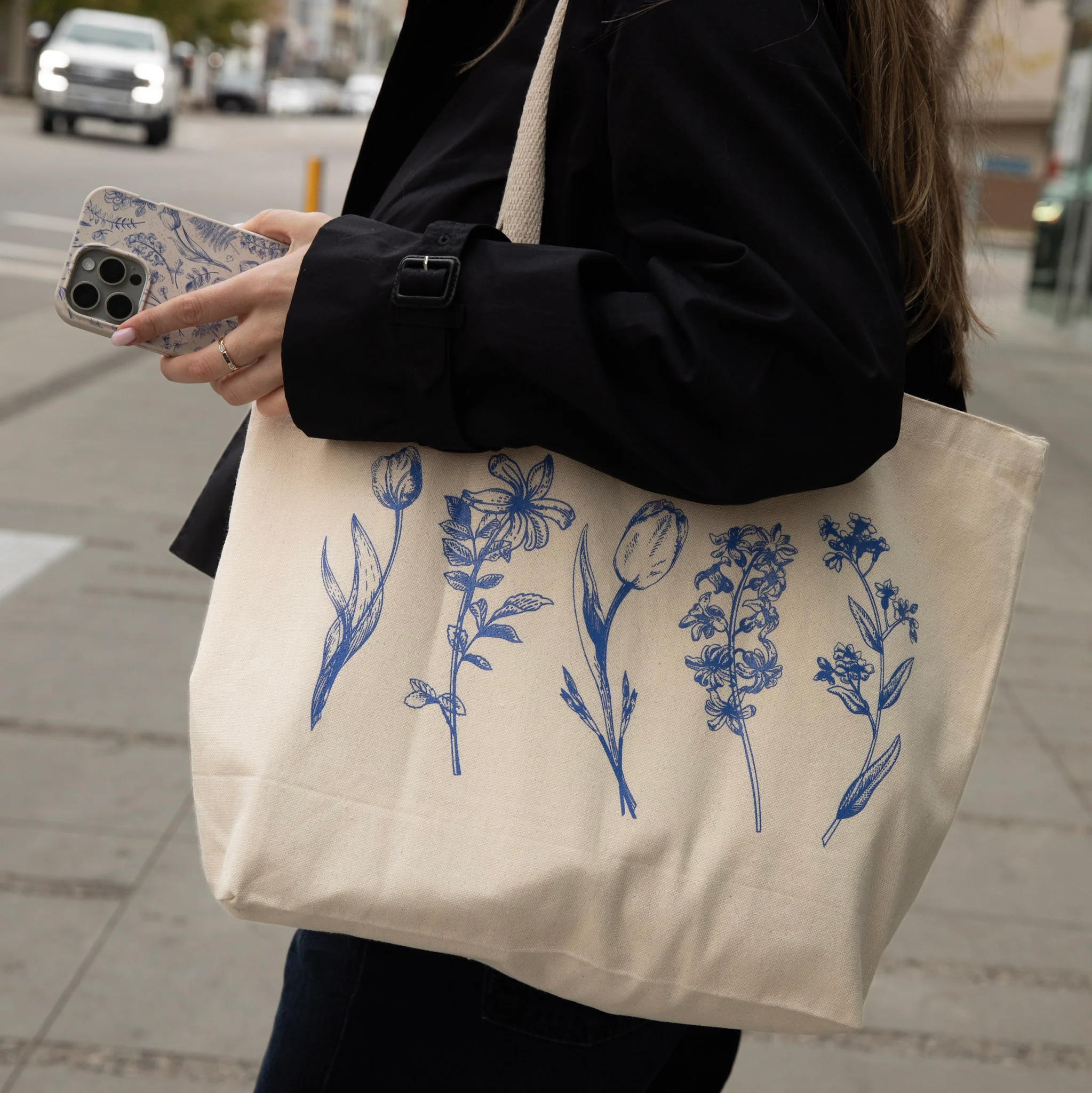 Botanicals Everyday Tote - Image 3