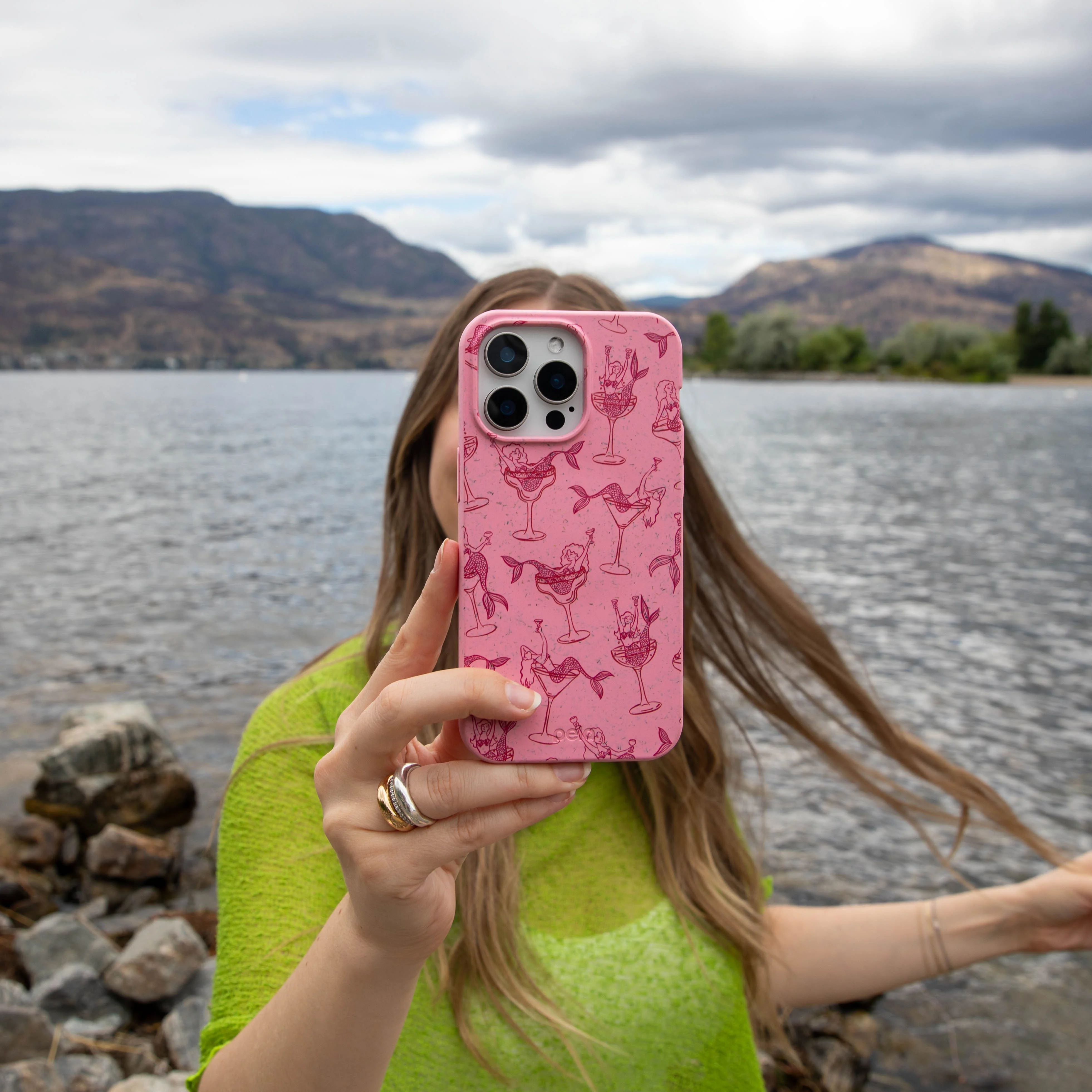 Bubblegum Pink Mermaid Cocktail Samsung Galaxy S22 Case - Image 2