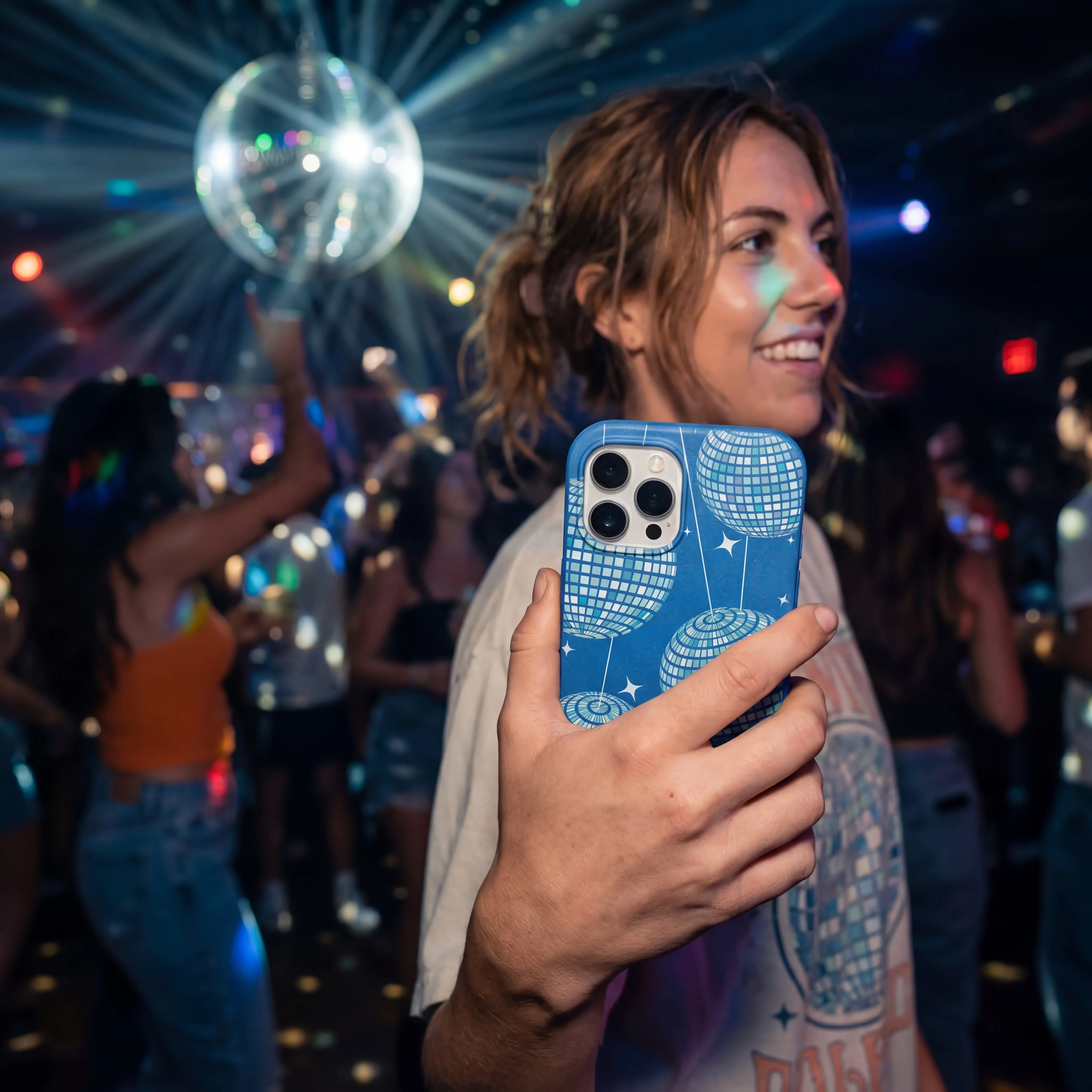 Electric Blue Blue Groove iPhone 16e/17e Case - Image 2