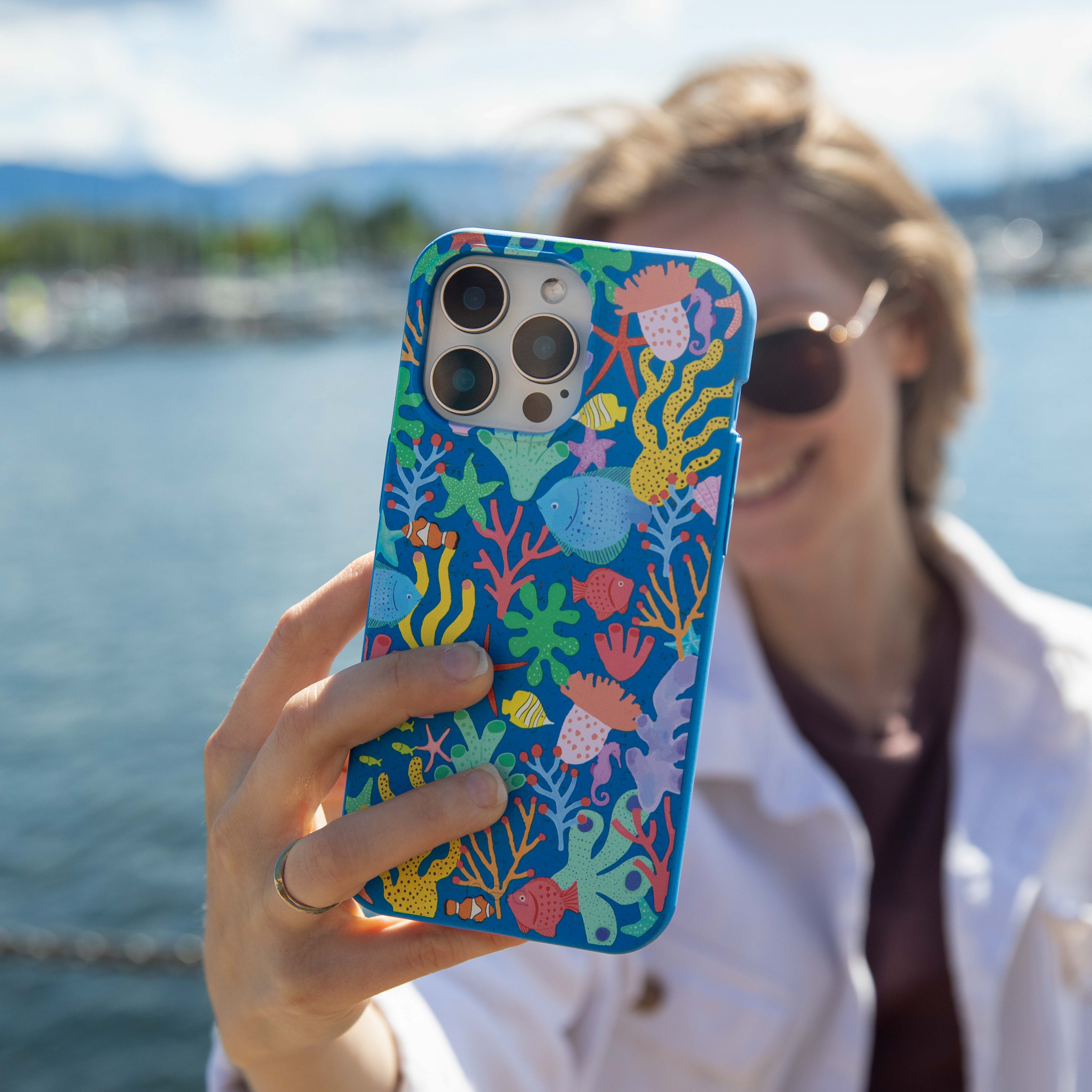 Electric Blue Underwater Blooms iPhone 11 Pro Case - Image 2