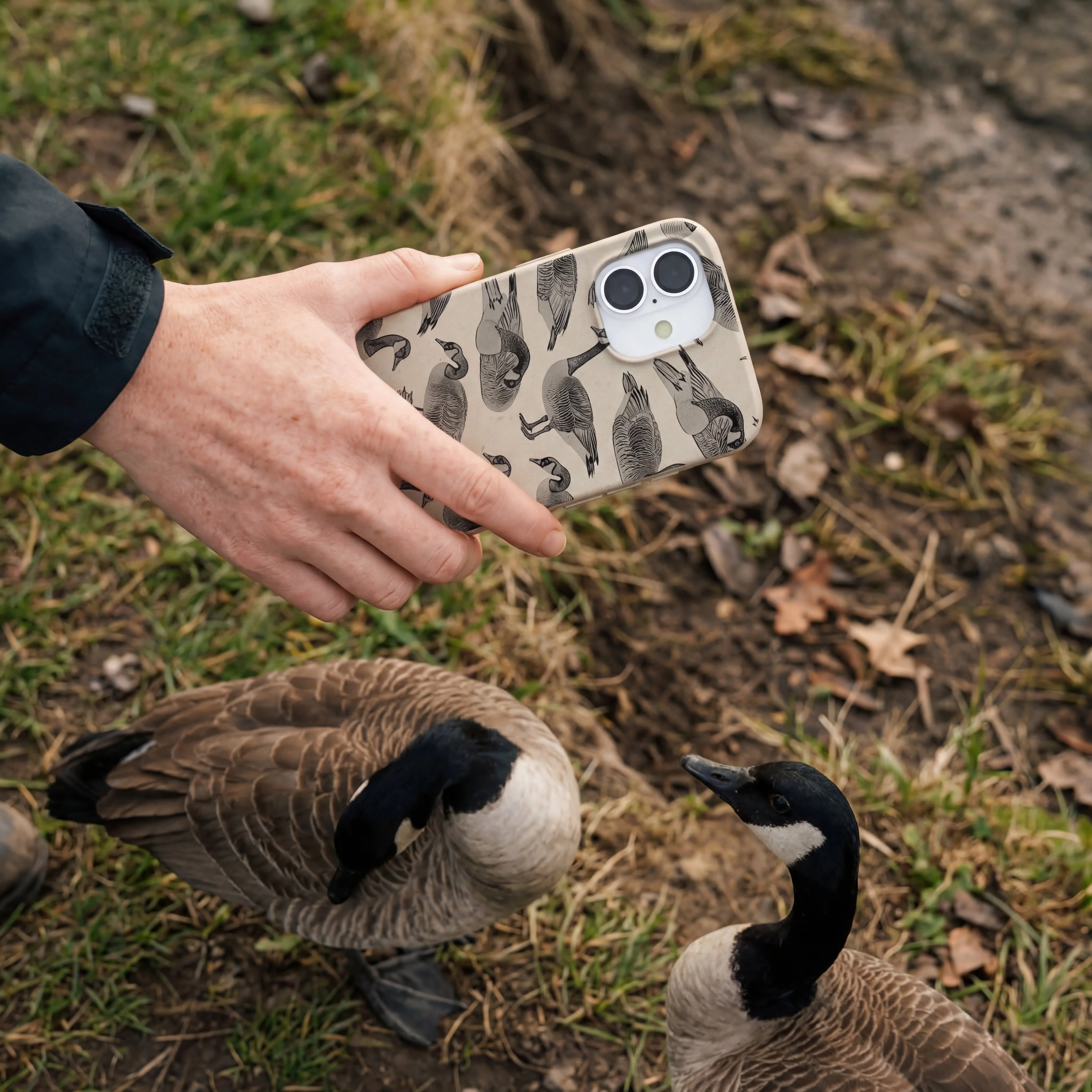 London Fog Canadian Geese iPhone 16e/17e Case - Image 2
