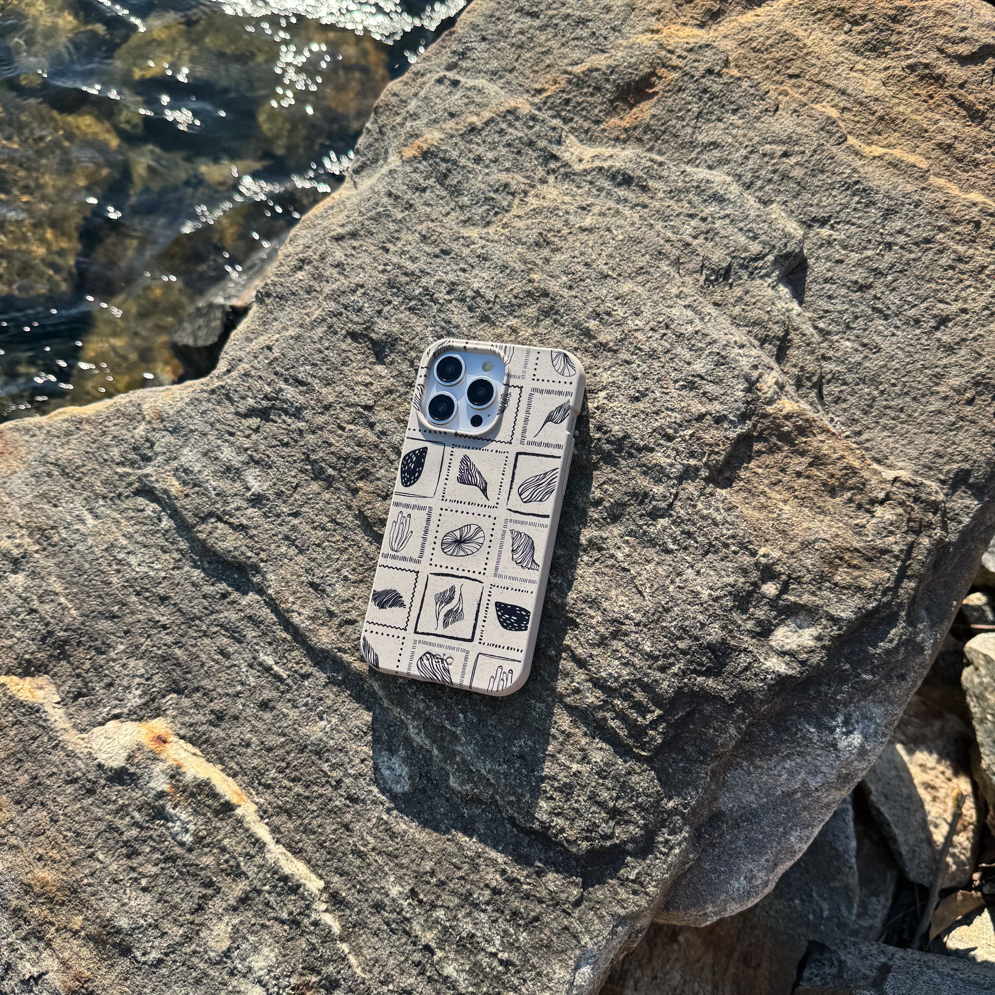 London Fog Coral Tiles Google Pixel 9 Pro XL Case - Image 6