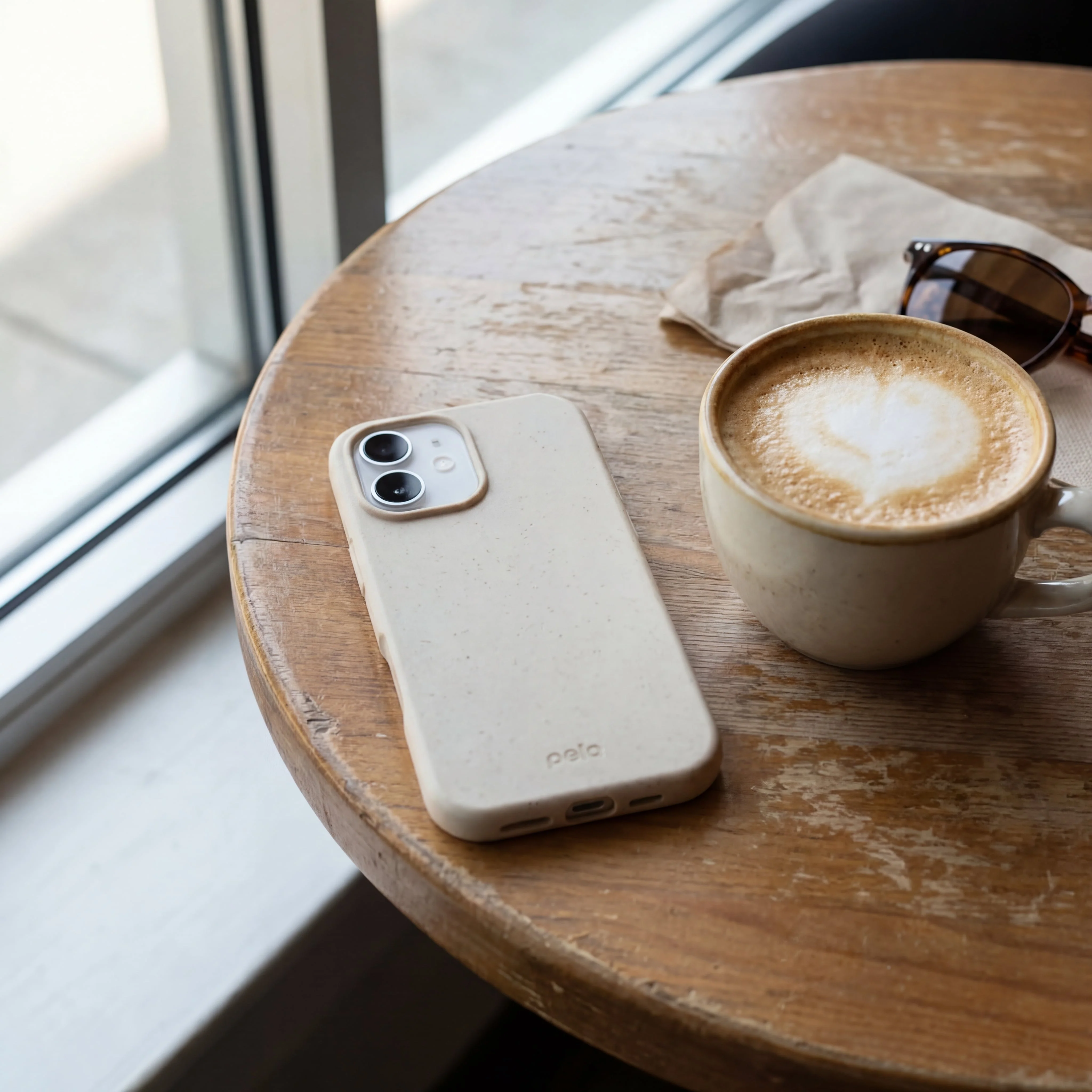 London Fog iPhone 16e/17e Case - Image 2