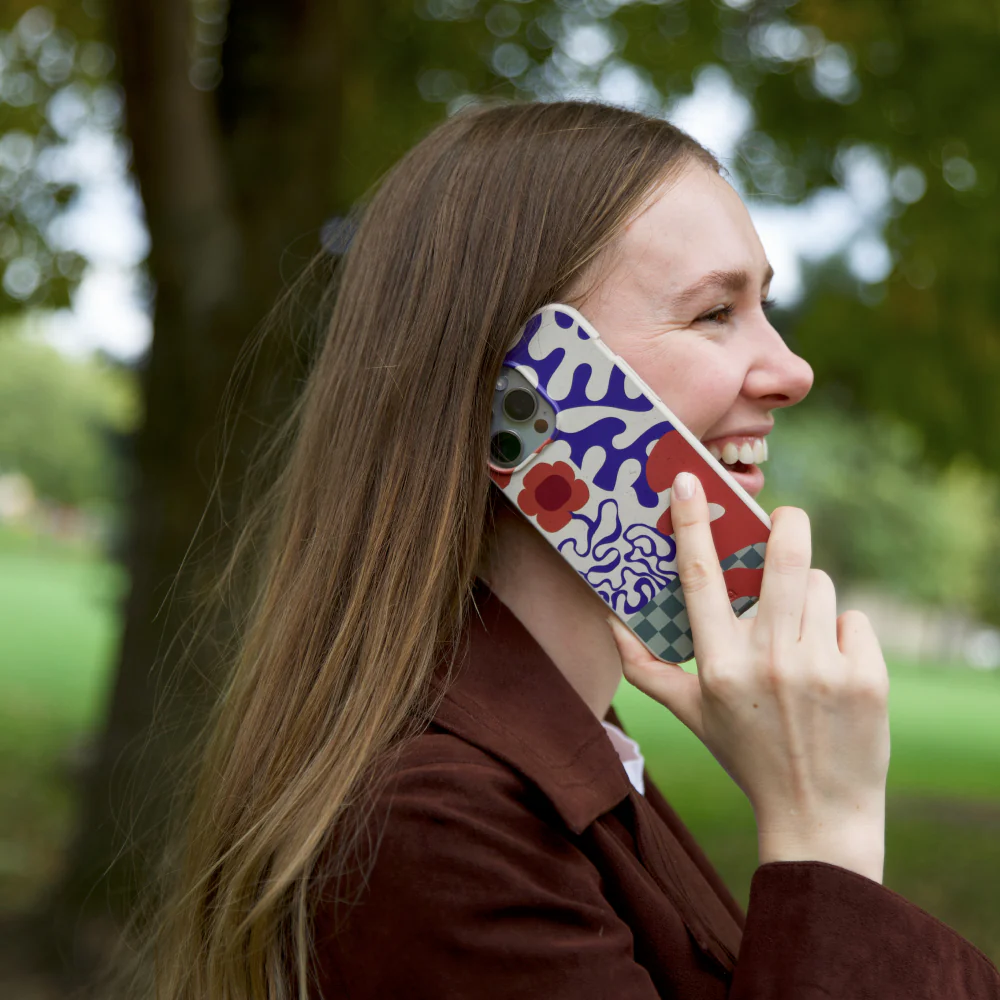 London Fog Leaf Dance Samsung Galaxy S26+(Plus) Case - Image 5