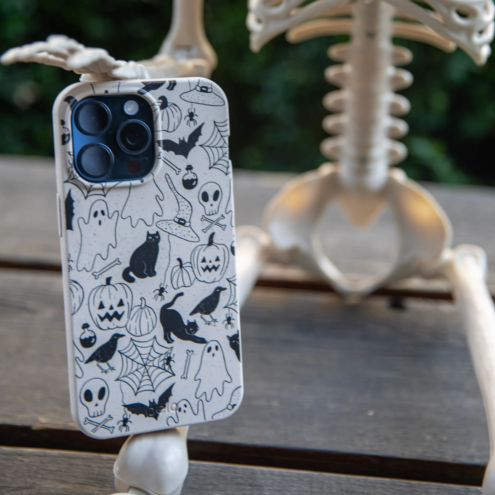 London Fog Sketchy Spirits iPhone 14 Pro Max Case - Image 9
