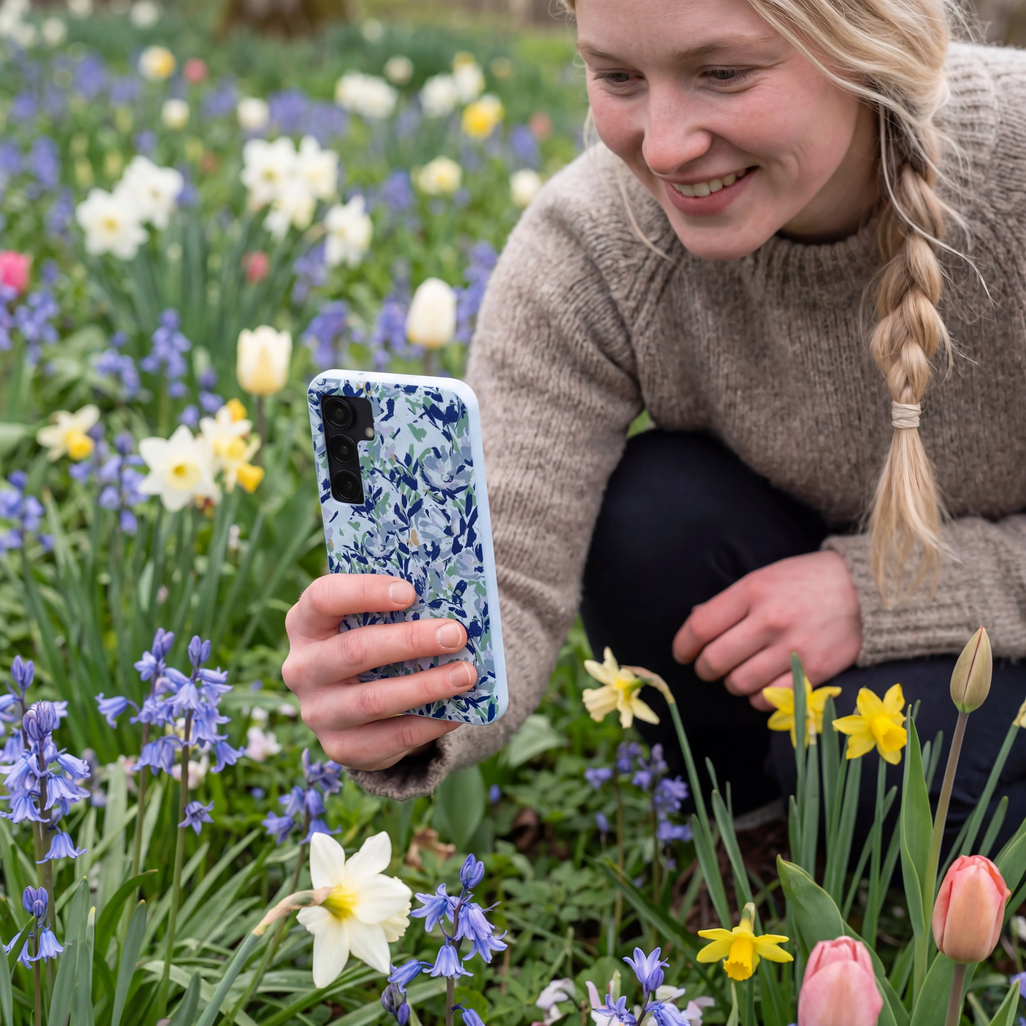Powder Blue Blue Blooms Samsung Galaxy S25+(Plus) Case - Image 2