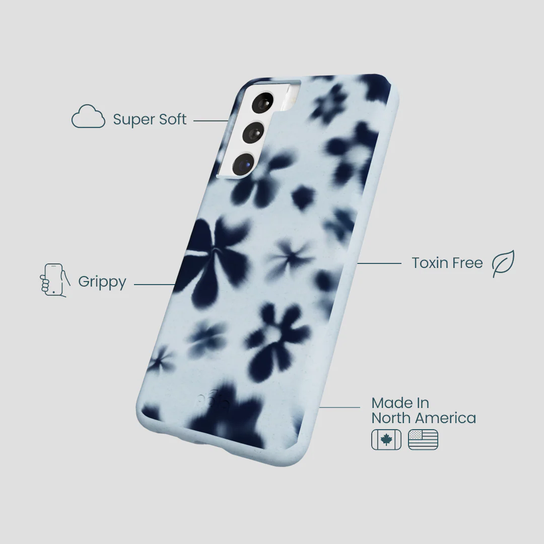 Powder Blue Hazy Daisies Samsung Galaxy S22 Case - Image 4