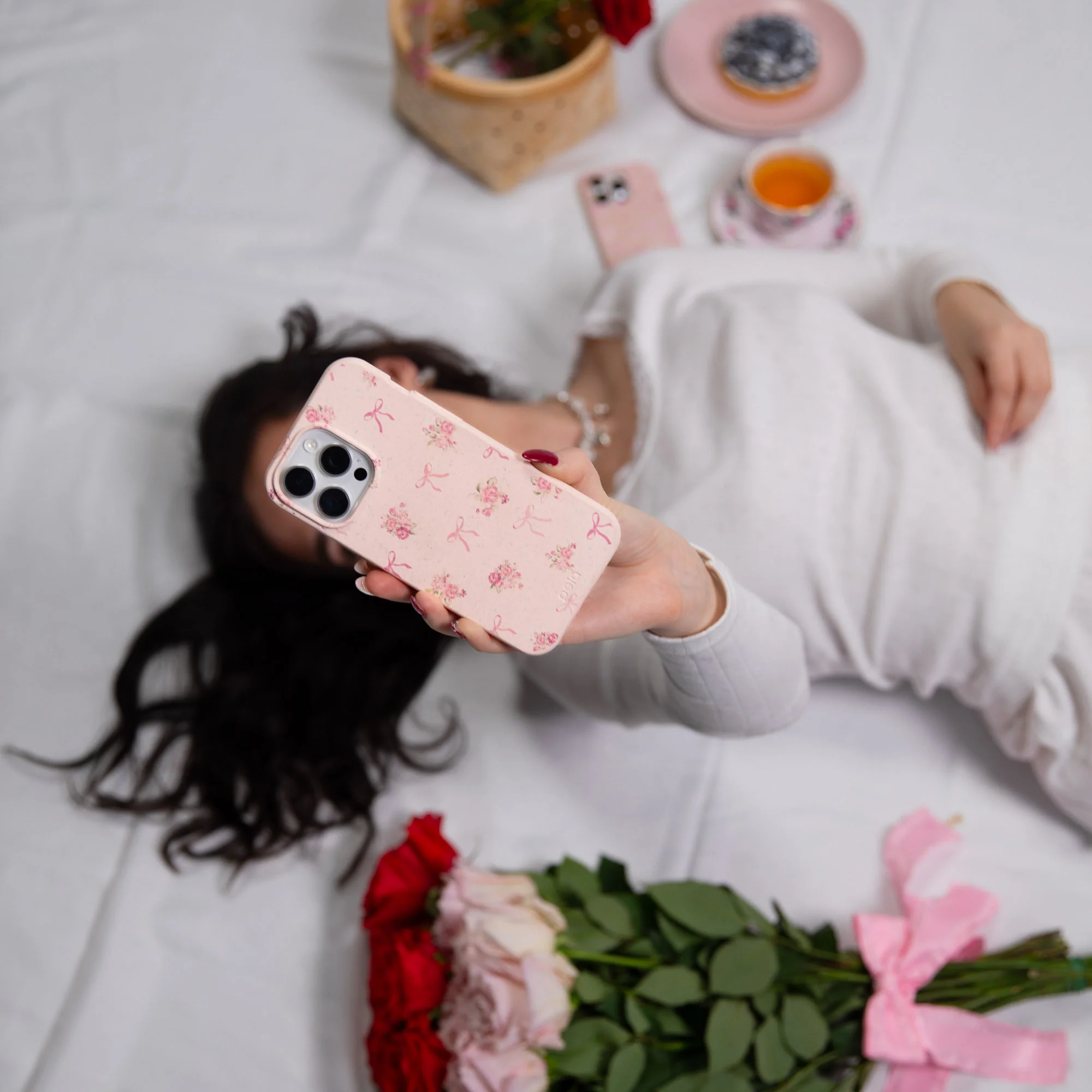 Seashell Roses and Bows Google Pixel 10/10 Pro Case - Image 2